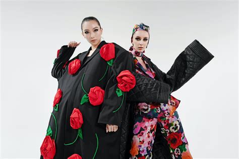 De Invloed van de Kuala Lumpur Fashion Week op de Maleisische Mode-industrie: Een Visie op Jooi Sze Kee en haar Reis naar Inclusiviteit